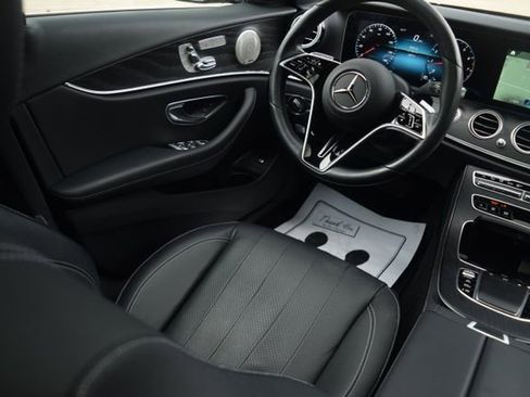 Used 2022 Mercedes-Benz E 350 4MATIC Sedan image 2