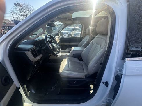Used 2024 Ford Expedition Max Limited AWD/4WD image 17