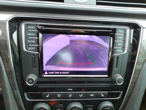 Used 2016 Volkswagen Passat 1.8T SE image 18