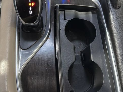 Used 2020 Buick Enclave Essence image 19