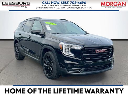 Used 2024 GMC Terrain SLE w/ Driver Convenience Package FWD image 1