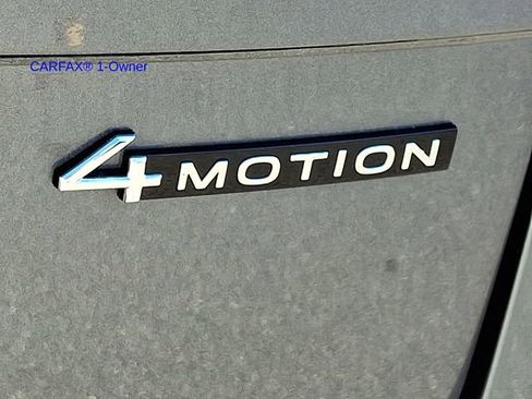 Used 2024 Volkswagen Tiguan SE R-Line image 35