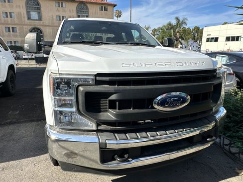 Used 2022 Ford F250 XL w/ Power Equipment Group RWD image 3