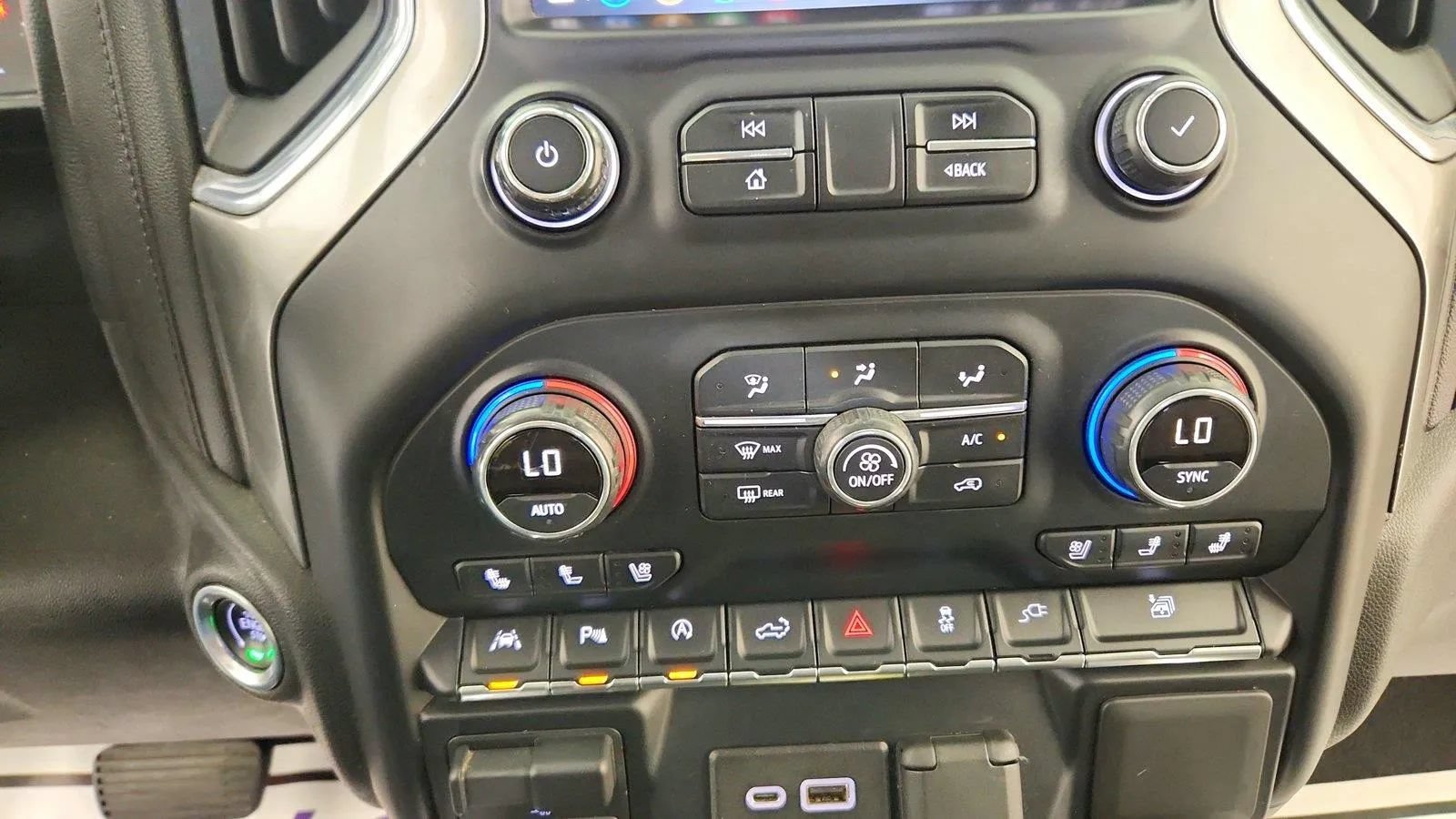Used 2019 Chevrolet Silverado 1500 LTZ w/ LTZ Texas Edition RWD image 20