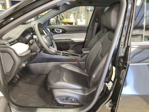 New 2026 Jeep Compass Limited image 9