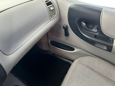 Used 2000 Ford Ranger 2WD Regular Cab image 17