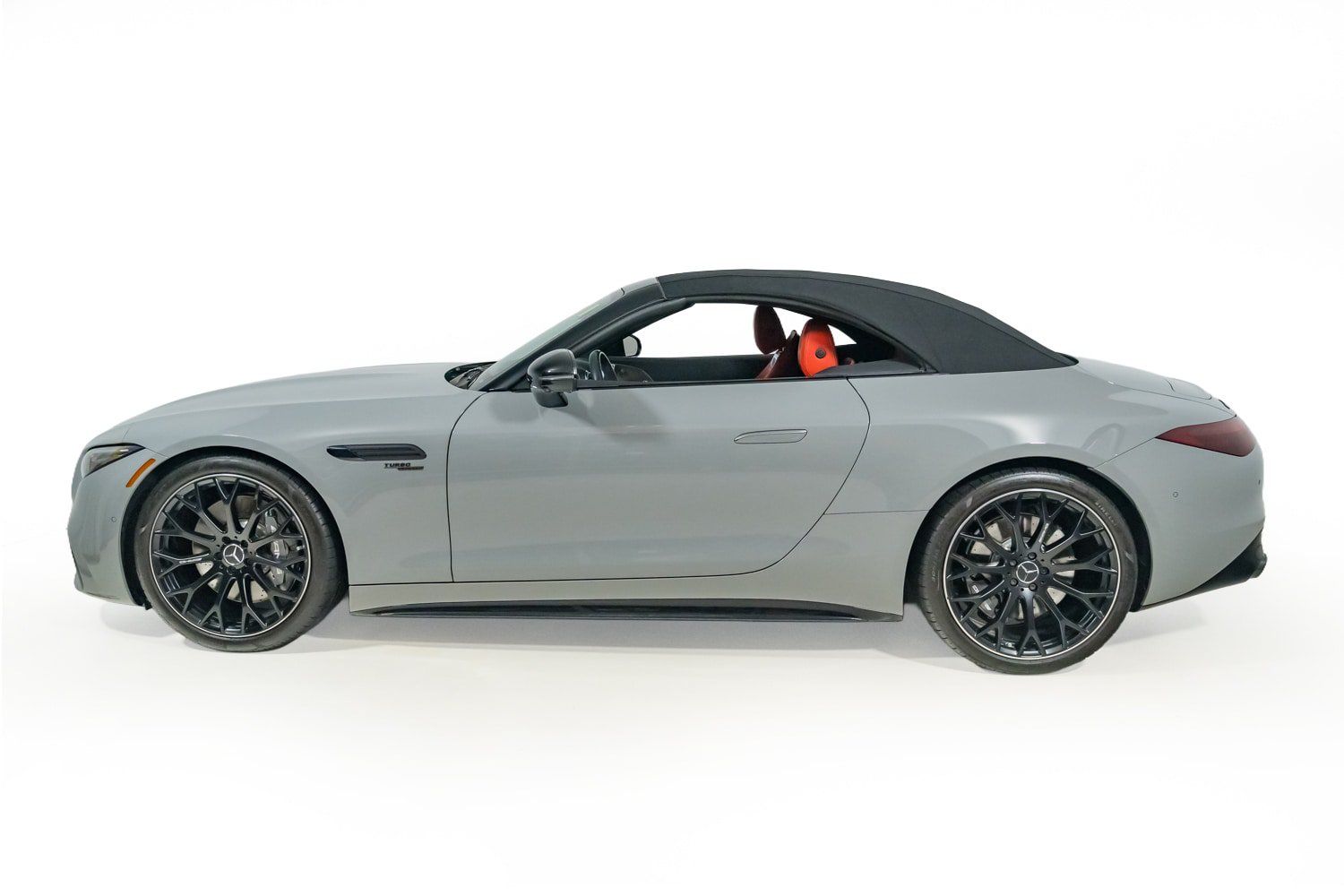 Used 2025 Mercedes-Benz SL 43 AMG w/ Driver Assistance Package image 3