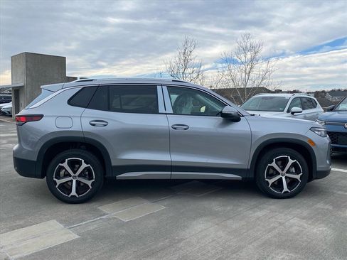 New 2026 Volkswagen Tiguan SE image 2