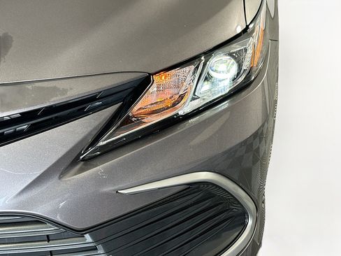 Used 2023 Toyota Camry LE FWD image 9