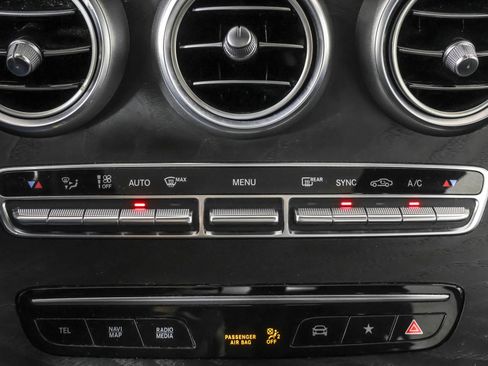 Used 2020 Mercedes-Benz GLC 300 4MATIC image 30