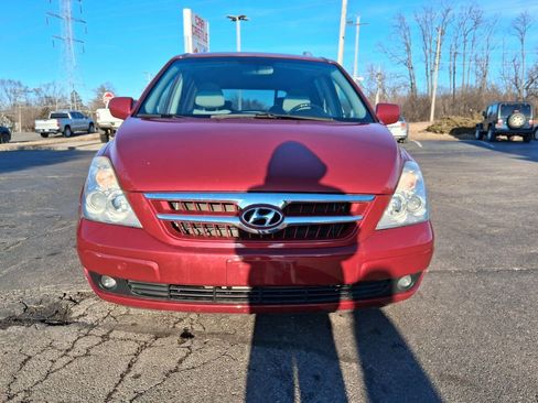 Used 2007 Hyundai Entourage Limited image 2