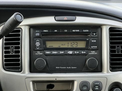 Used 2004 MAZDA Tribute LX AWD/4WD image 23