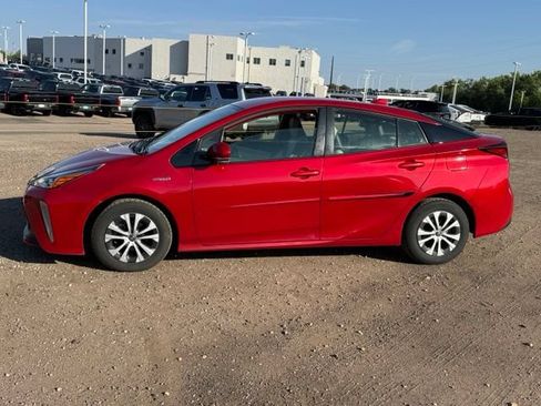 Used 2020 Toyota Prius XLE w/ Advanced Technology Package AWD/4WD image 2
