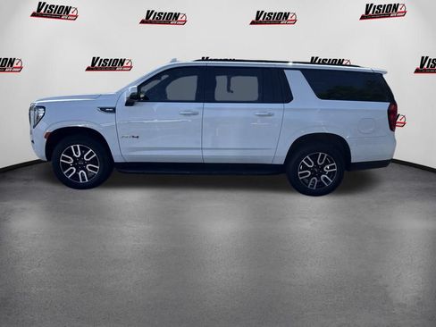 Used 2022 GMC Yukon XL AT4 AWD/4WD image 8
