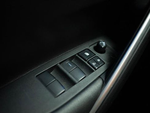 Used 2023 Toyota Corolla Cross XLE w/ Convenience Package FWD image 30