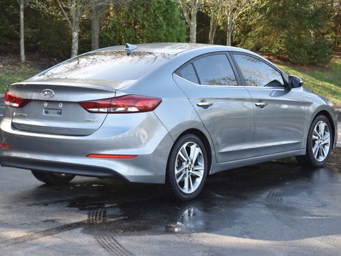 Used 2017 Hyundai Elantra Limited w/ Limited Tech Package 04 image 35