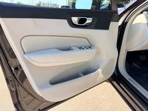 Certified 2024 Volvo XC60 T8 Plus w/ Protection Package Premier image 10