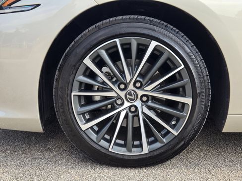 Used 2023 Lexus ES 350 w/ Premium Package FWD image 31