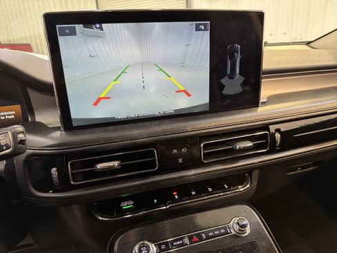 Used 2023 Lincoln Nautilus FWD image 18