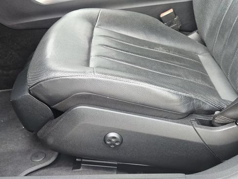 Used 2015 Mercedes-Benz E 400 Sedan image 22