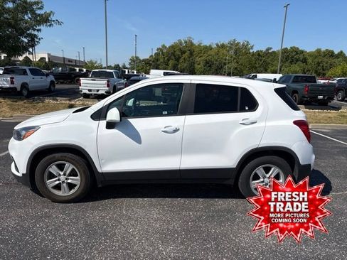 Used 2019 Chevrolet Trax LS w/ Tint and Cruise Package FWD image 1