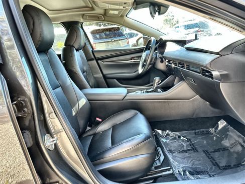 Used 2019 MAZDA MAZDA3 w/Premium Pkg image 13