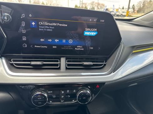 Used 2025 Chevrolet Trax LT w/ Driver Confidence Package image 25