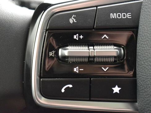 Certified 2025 Kia Sorento S w/ Panoramic Sunroof Package FWD image 28
