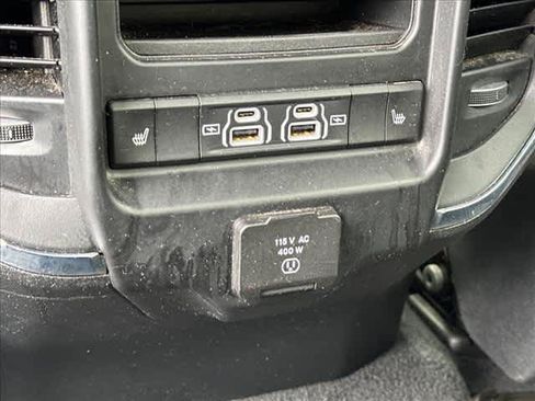 Used 2025 RAM 1500 Laramie AWD/4WD image 11