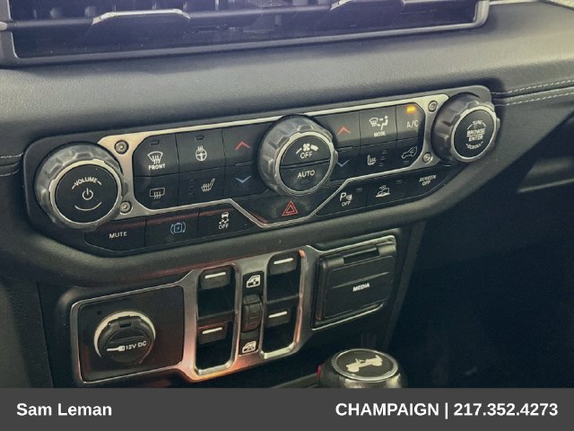 Used 2024 Jeep Wrangler Unlimited Sahara w/ Technology Group AWD/4WD image 15