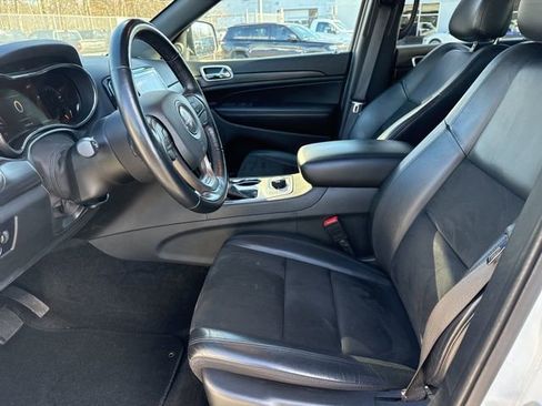 Used 2022 Jeep Grand Cherokee Laredo X image 22