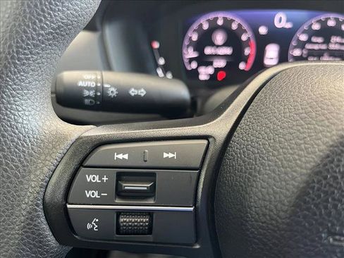 Used 2025 Honda Accord SE image 19