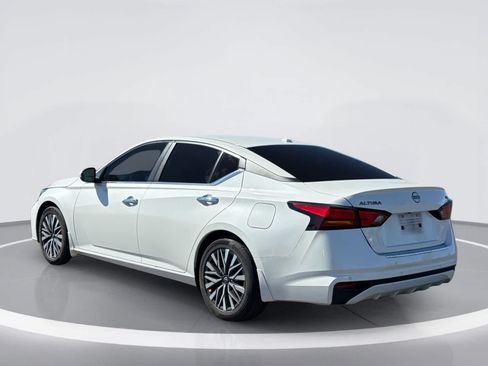 Used 2023 Nissan Altima 2.5 SV FWD image 3
