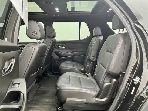 Used 2023 Chevrolet Traverse RS AWD/4WD image 39