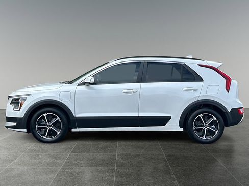 Used 2023 Kia Niro EX FWD image 5