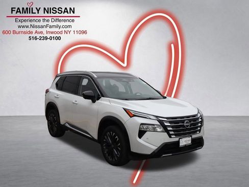 Certified 2025 Nissan Rogue Platinum w/ Tech Package image 1