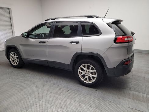 Used 2017 Jeep Cherokee Sport image 3