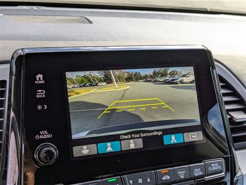 Certified 2024 Honda Odyssey Touring image 23