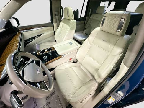 Used 2025 Cadillac Escalade ESV Sport Platinum AWD/4WD image 5