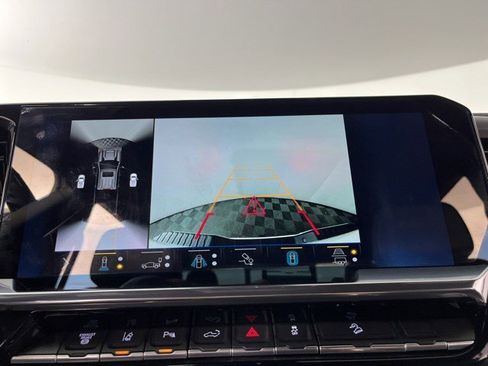 Used 2024 Chevrolet Silverado 2500 High Country w/ High Country Premium Package image 21