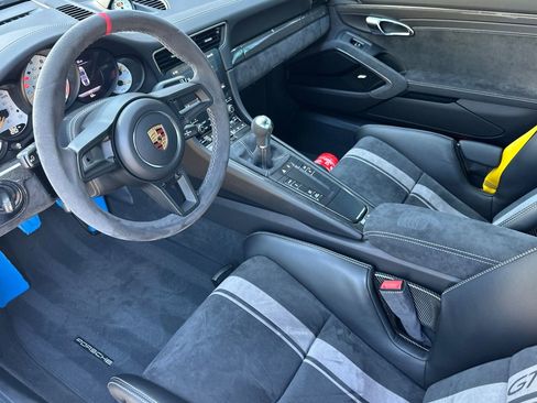 Certified 2018 Porsche 911 GT3 image 4