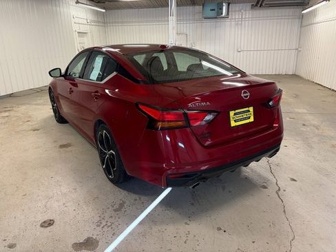 Used 2024 Nissan Altima 2.5 SR image 8