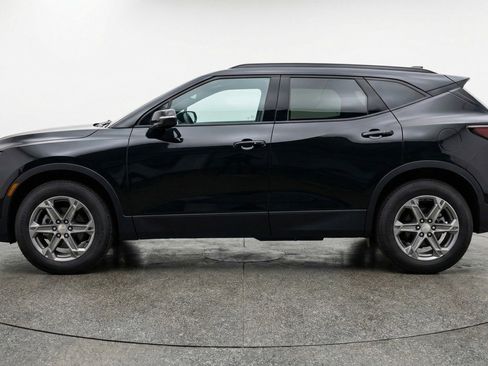 Used 2025 Chevrolet Blazer LT image 5