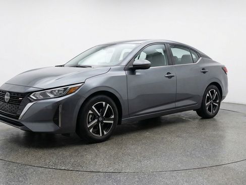 Used 2025 Nissan Sentra SV image 3