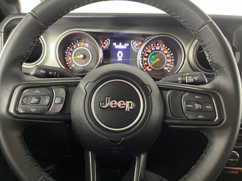 Used 2022 Jeep Gladiator Sport image 23