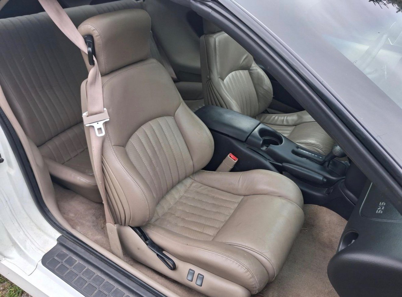Used 2001 Pontiac Firebird Trans Am RWD image 4