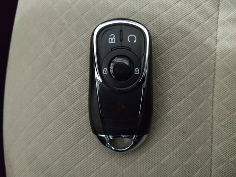 Used 2018 Buick Encore Preferred image 32