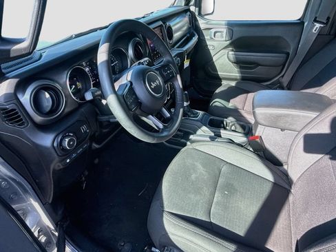 Certified 2023 Jeep Wrangler Unlimited w/ Sun & Screen Package AWD/4WD image 25