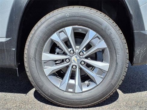 New 2026 Chevrolet Equinox LT w/ LPO, Floor Liner Package image 4