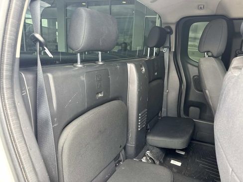 Used 2023 Nissan Frontier S w/ Technology Package RWD image 10